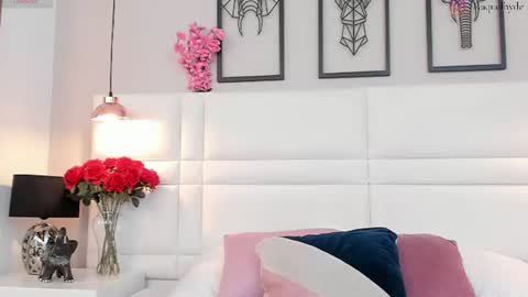 Snapshot of raquelhyde_ chatting on July 11, 7:27 pm raquel Hyde online show from July 11, 7:27 pm