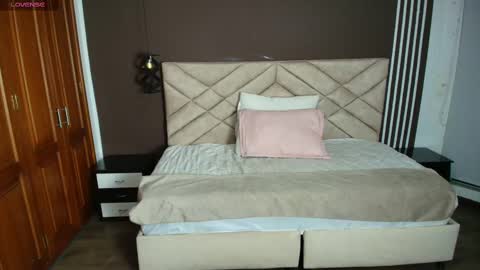 Raquel online show from February 12, 11:29 am