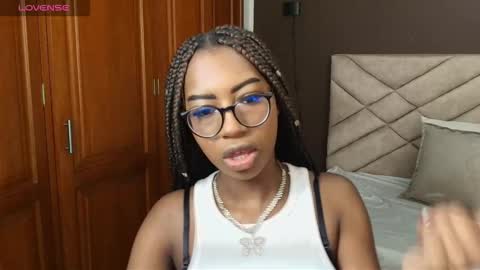 Raquel online show from October 6, 11:51 am