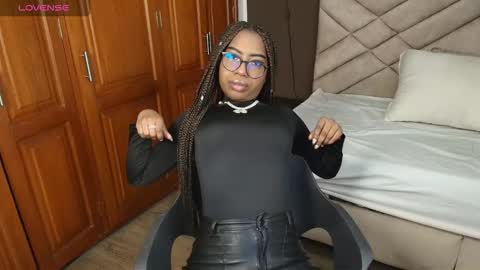 Raquel online show from October 7, 12:02 pm