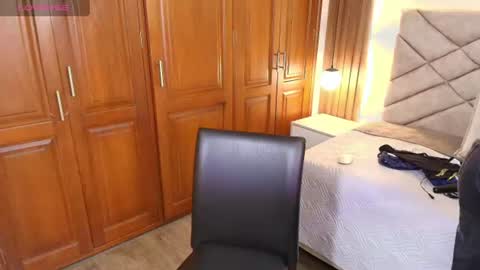 Snapshot of raqueljones_ chatting on June 23, 12:03 pm Raquel online show from June 23, 12:03 pm