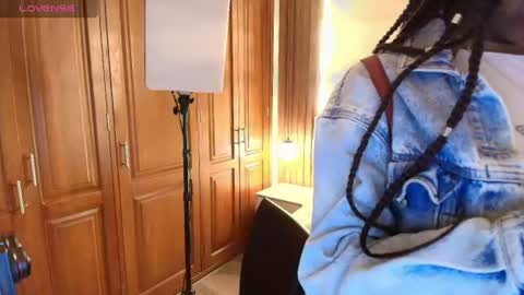 Snapshot of raqueljones_ chatting on June 24, 12:04 pm Raquel online show from June 24, 12:04 pm