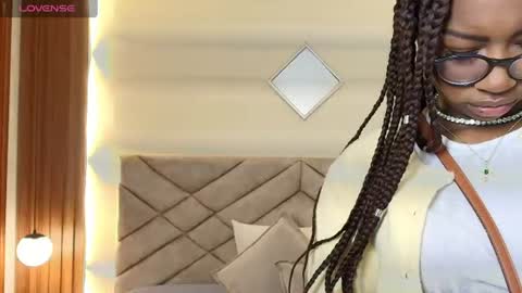 Snapshot of raqueljones_ chatting on June 30, 12:06 pm Raquel online show from June 30, 12:06 pm
