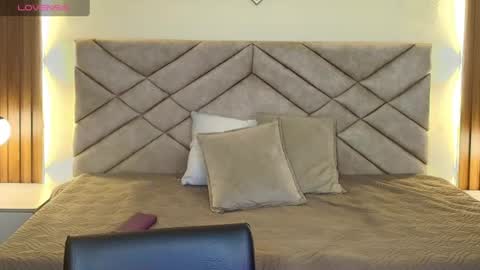 Snapshot of raqueljones_ chatting on July 14, 12:11 pm Raquel online show from July 14, 12:11 pm