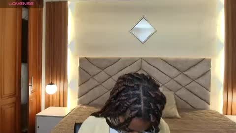 Snapshot of raqueljones_ chatting on July 15, 12:21 pm Raquel online show from July 15, 12:21 pm