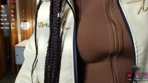 Snapshot of raqueljones_ chatting on July 18, 12:09 pm Raquel online show from July 18, 12:09 pm