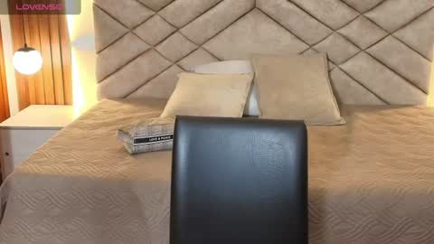 Snapshot of raqueljones_ chatting on July 22, 12:19 pm Raquel online show from July 22, 12:19 pm