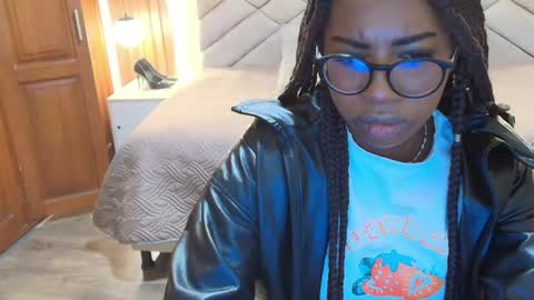 Snapshot of raqueljones_ chatting on July 30, 12:15 pm Raquel online show from July 30, 12:15 pm