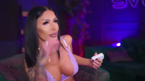 Raquelle online show from February 1, 6:40 pm