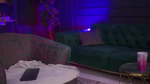 Raquelle online show from February 5, 7:53 pm