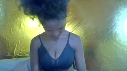 Snapshot of rasoanirinaa chatting on June 18, 9:47 am rasoanirinaa online show from June 18, 9:47 am