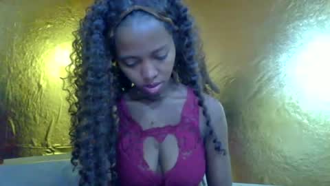 Snapshot of rasoanirinaa chatting on June 22, 3:58 am rasoanirinaa online show from June 22, 3:58 am
