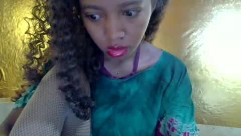 Snapshot of rasoanirinaa chatting on June 23, 1:03 am rasoanirinaa online show from June 23, 1:03 am