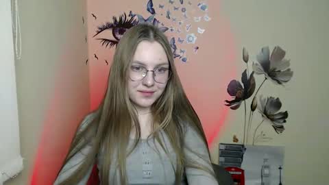 raspberry0101 online show from December 17, 9:49 pm