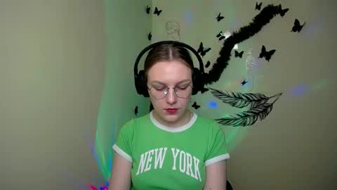 raspberry0101 online show from February 4, 7:18 am