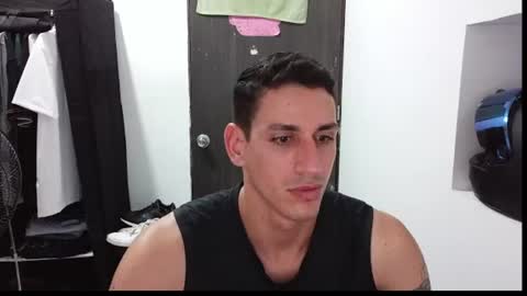 Snapshot of raul240335 chatting on June 20, 11:51 pm Raul online show from June 20, 11:51 pm
