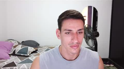 Snapshot of raul240335 chatting on August 2, 2:48 pm Raul online show from August 2, 2:48 pm