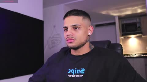 Snapshot of rausch77 chatting on March 1, 8:23 am rausch77 online show from March 1, 8:23 am