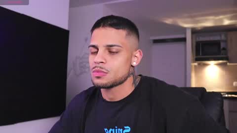 Snapshot of rausch77 chatting on March 1, 11:28 am rausch77 online show from March 1, 11:28 am