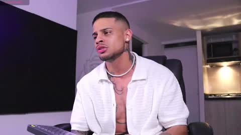 Snapshot of rausch77 chatting on March 3, 6:04 am rausch77 online show from March 3, 6:04 am