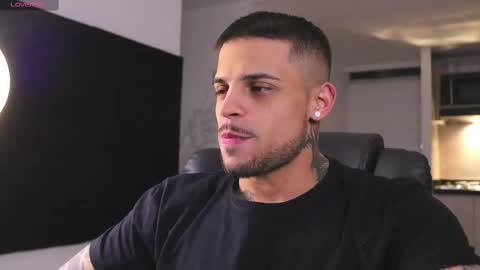 Snapshot of rausch77 chatting on March 4, 9:07 am rausch77 online show from March 4, 9:07 am