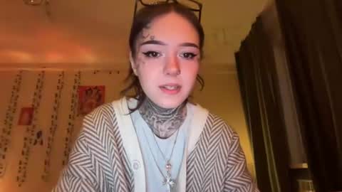 Snapshot of raven_armor chatting on July 9, 6:12 pm raven_armor online show from July 9, 6:12 pm