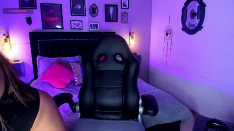 Snapshot of raven_dooll chatting on July 10, 12:30 pm Raven online show from July 10, 12:30 pm
