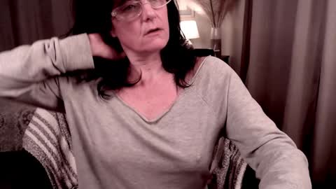 Snapshot of raven_feathers chatting on December 23, 2:13 am Roxanneredlight59 online show from December 23, 2:13 am