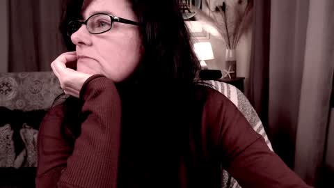 Snapshot of raven_feathers chatting on December 30, 12:43 am Roxanneredlight59 online show from December 30, 12:43 am