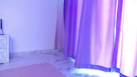 Raven Foxxy online show from June 20, 6:38 am