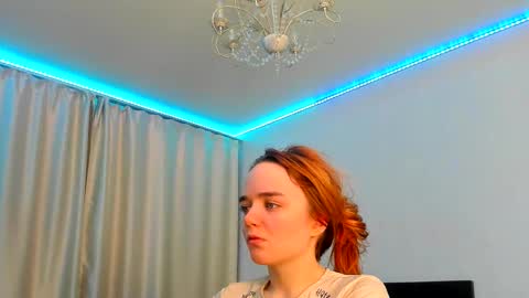 Snapshot of raven_radiantt chatting on December 15, 7:01 am Janet online show from December 15, 7:01 am