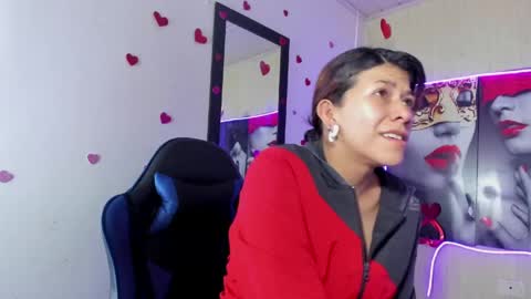 Snapshot of raven_rouge chatting on May 8, 11:59 am gata online show from May 8, 11:59 am
