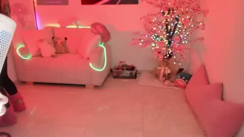 Snapshot of raven_sakura chatting on June 16, 7:27 pm . online show from June 16, 7:27 pm