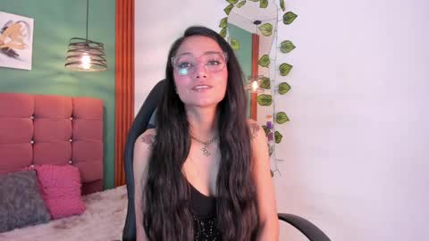 Snapshot of raven_smith_ chatting on June 4, 6:08 am raven_smith_ online show from June 4, 6:08 am