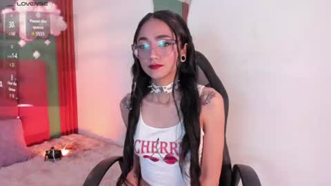 Snapshot of raven_smith_ chatting on June 21, 5:26 pm raven_smith_ online show from June 21, 5:26 pm