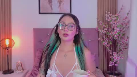 ravena_queen online show from July 18, 1:32 am