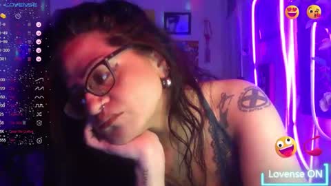 Snapshot of ravenandsin chatting on October 18, 11:27 pm Raven online show from October 18, 11:27 pm