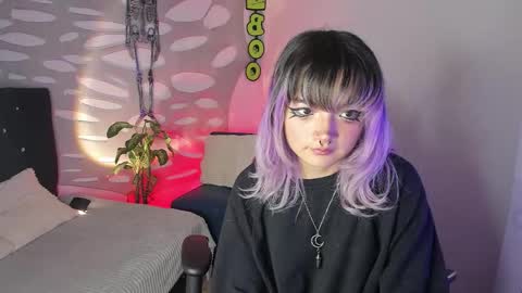 ravencollen online show from October 20, 2:06 pm