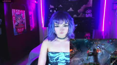 Snapshot of ravencollen chatting on May 16, 7:56 pm ravencollen online show from May 16, 7:56 pm