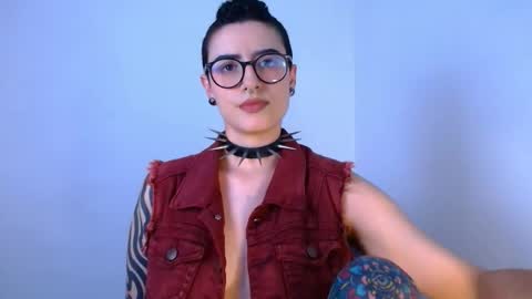 Snapshot of ravendarkness_ chatting on May 7, 12:38 am ravendarkness_ online show from May 7, 12:38 am