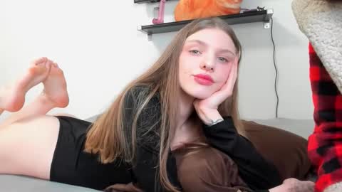 Snapshot of raveneusbiter chatting on February 15, 7:49 am Raveneusbiter online show from February 15, 7:49 am