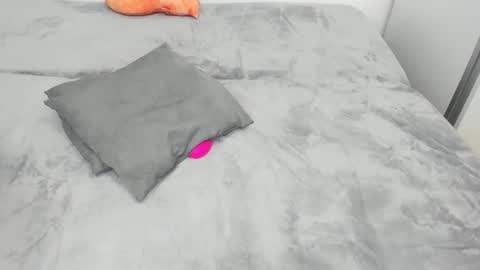 Snapshot of raveneusbiter chatting on March 15, 11:33 pm Raveneusbiter online show from March 15, 11:33 pm