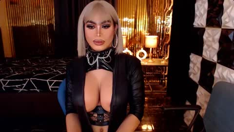 ravenmystiquex online show from May 28, 12:52 am