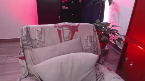 Snapshot of raventh_ chatting on October 16, 2:29 pm raventh_ online show from October 16, 2:29 pm