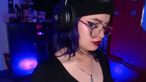 Snapshot of raventh_ chatting on November 27, 10:01 pm raventh_ online show from November 27, 10:01 pm