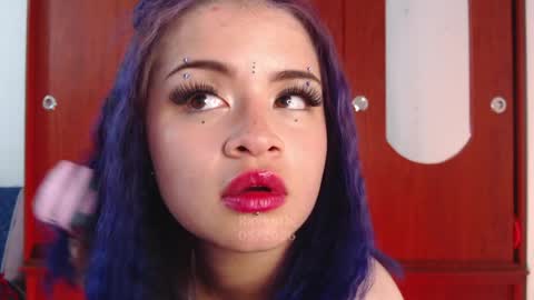 raventh_ online show from May 4, 12:28 am