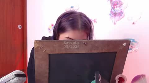 raventh_ online show from May 16, 12:04 pm