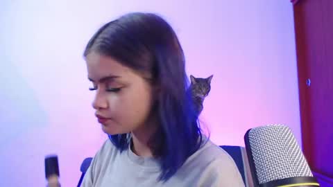 raventh_ online show from May 26, 3:57 am