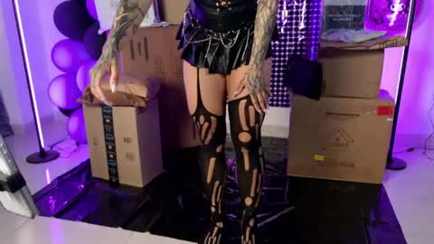 Raven Witch online show from April 30, 6:47 pm
