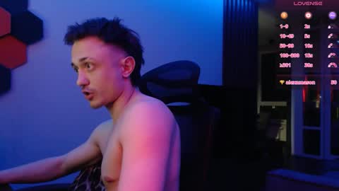 Snapshot of ravine_doleg chatting on October 9, 11:47 pm Alex Nash online show from October 9, 11:47 pm